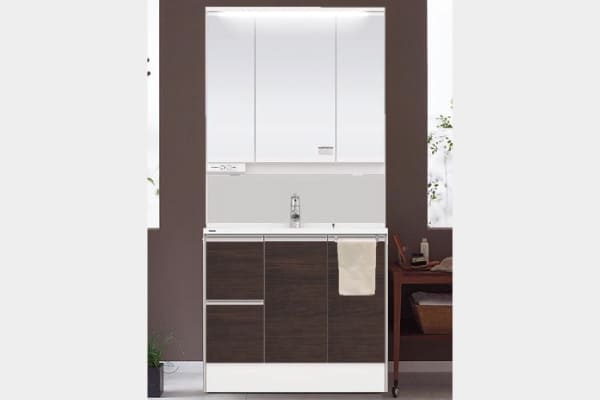 使い勝手のよいハンドシャワー&LED照明付洗面化粧台